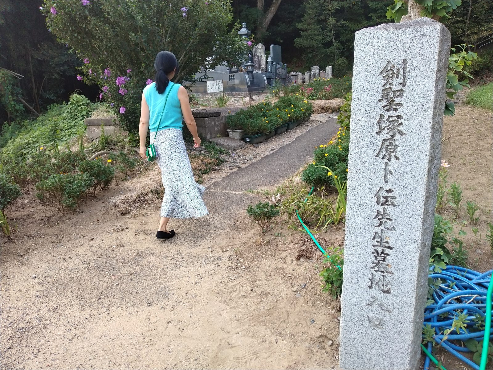 剣聖塚原卜伝先生墓地入口の石柱