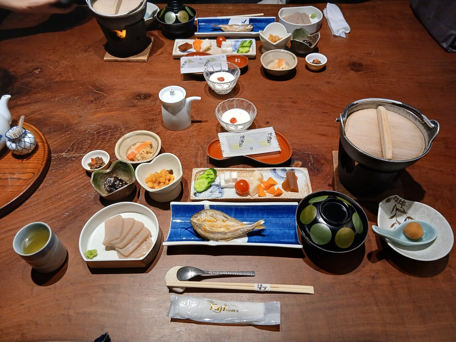 川音とともにいただく朝の膳