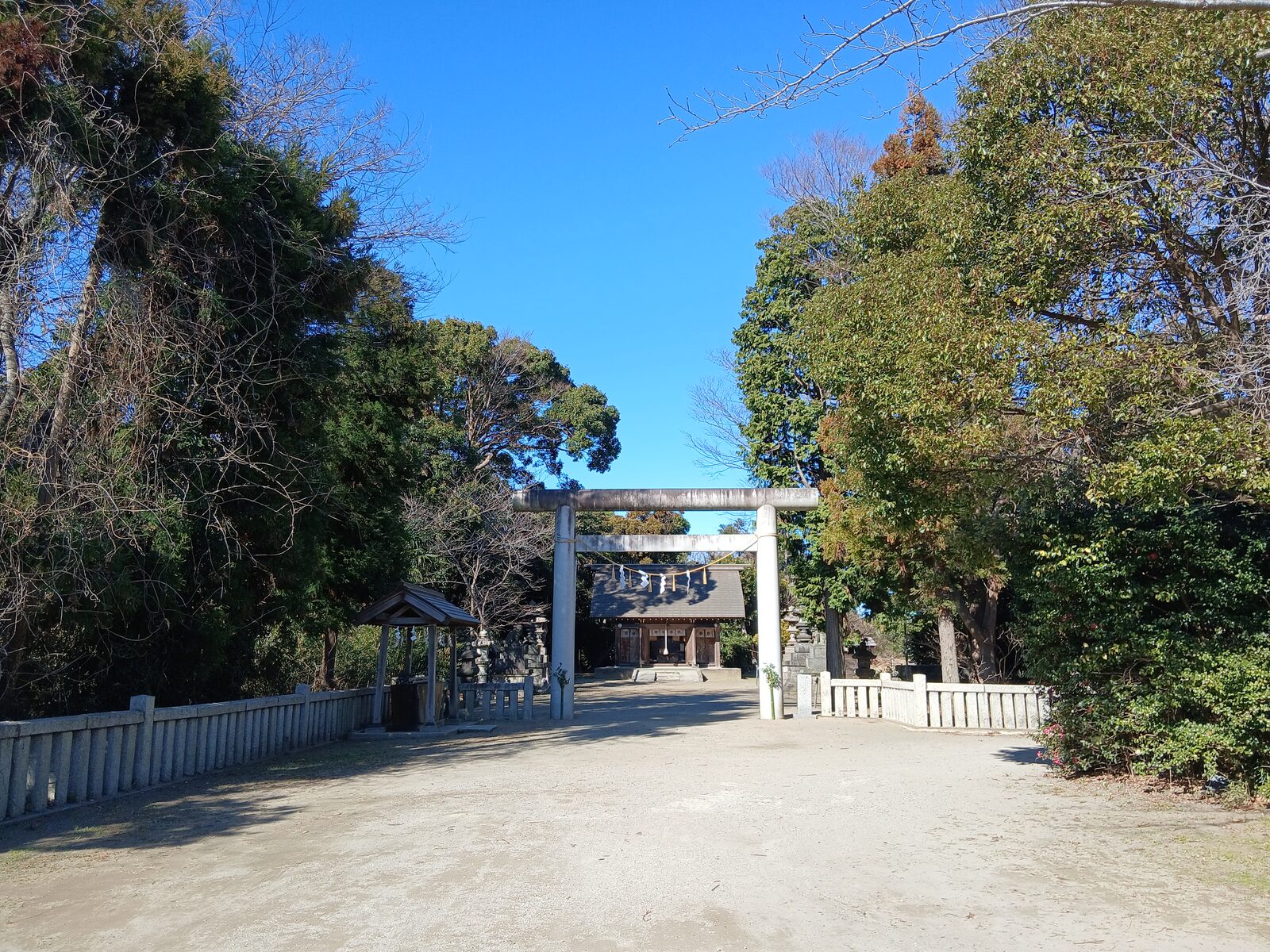 陣屋の鎮守・飯野神社の鳥居