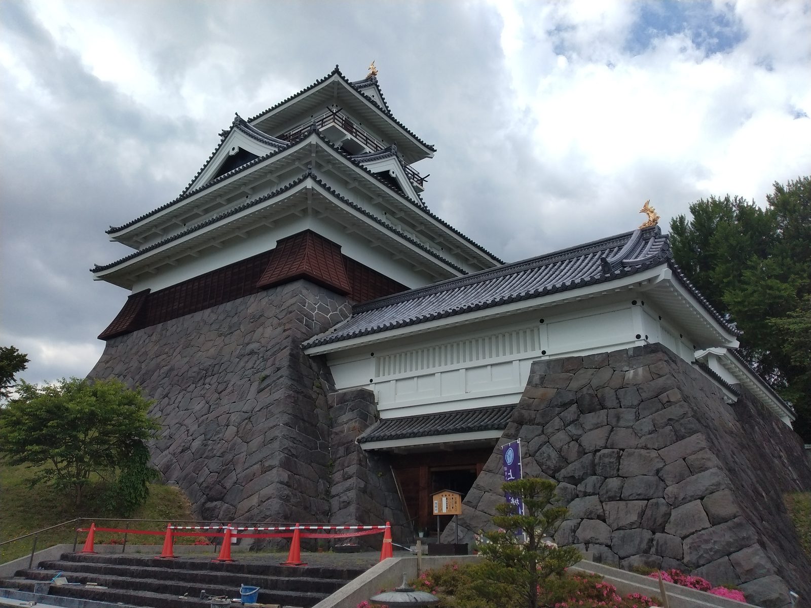 上山城の天守