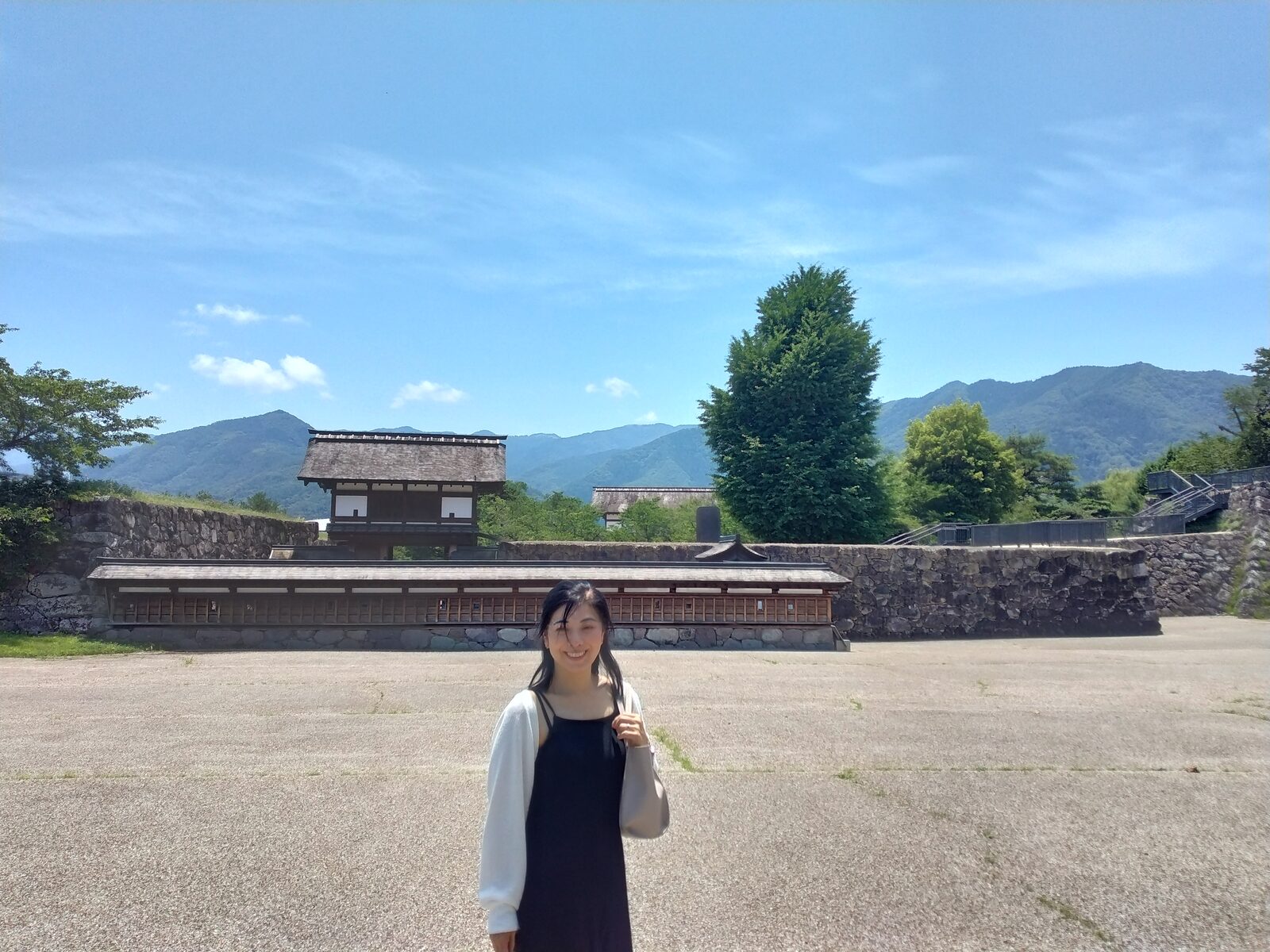 本丸の櫓と土塀