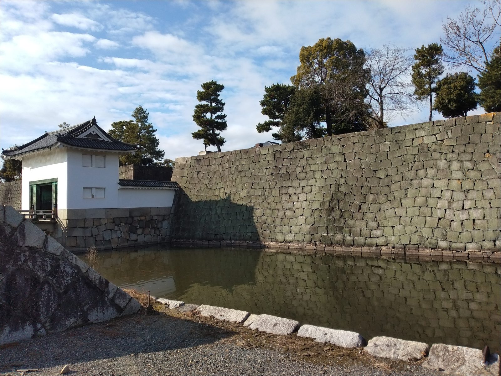 二条城の内堀と石垣