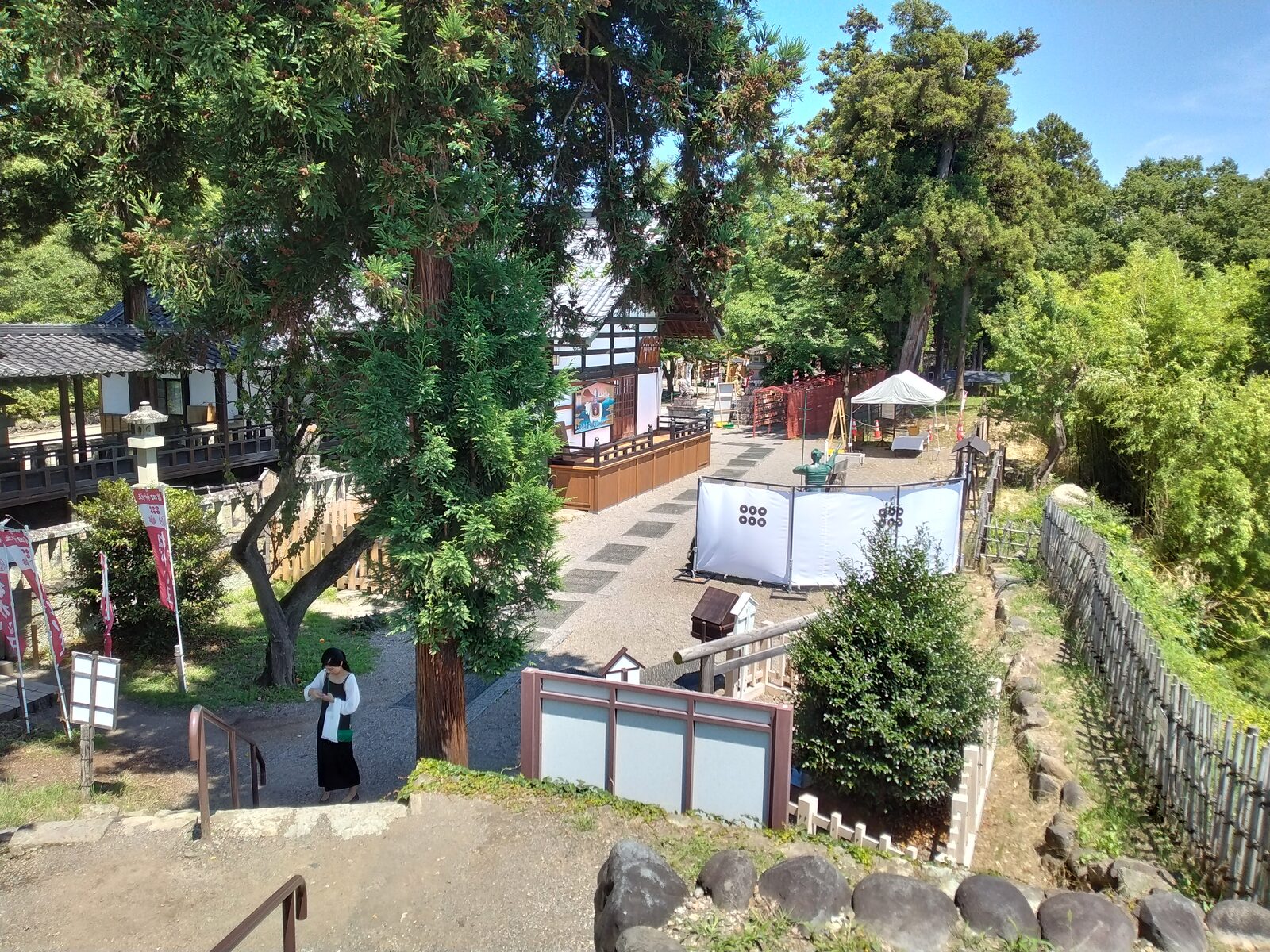 西櫓から見下ろす真田神社境内