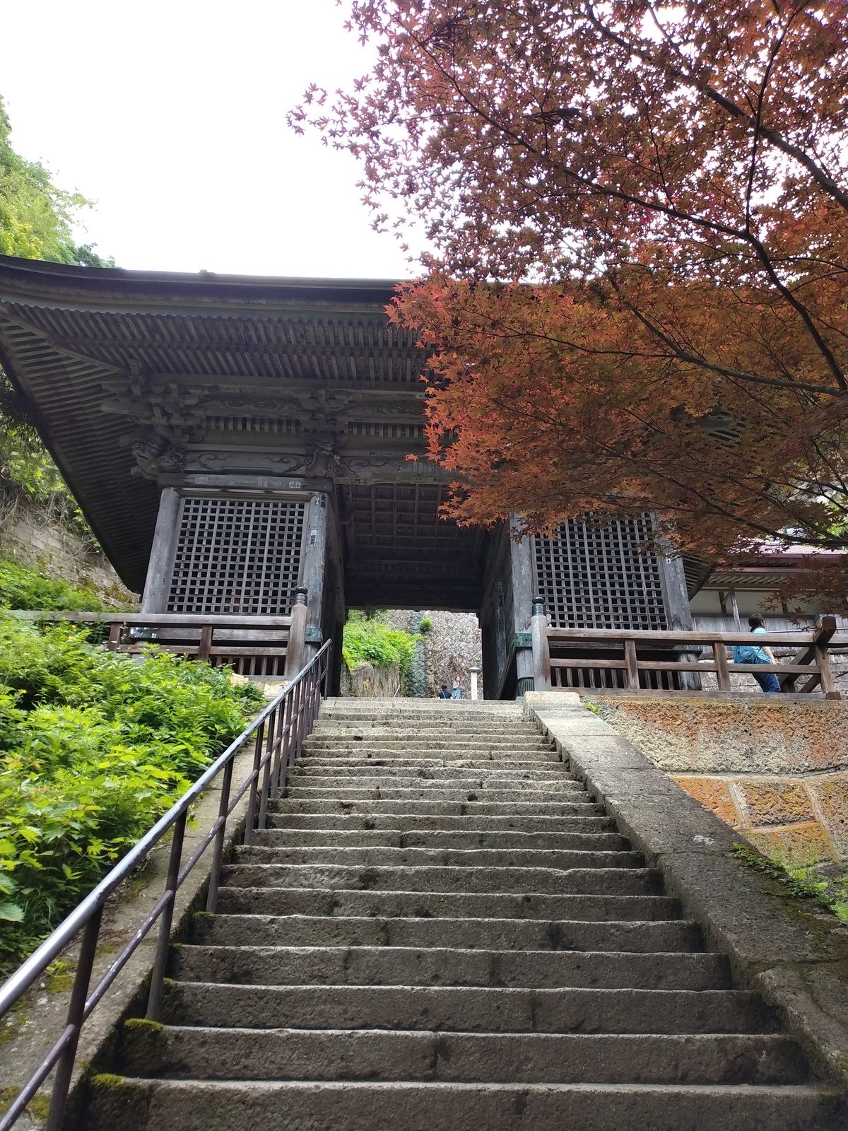 山寺の仁王門
