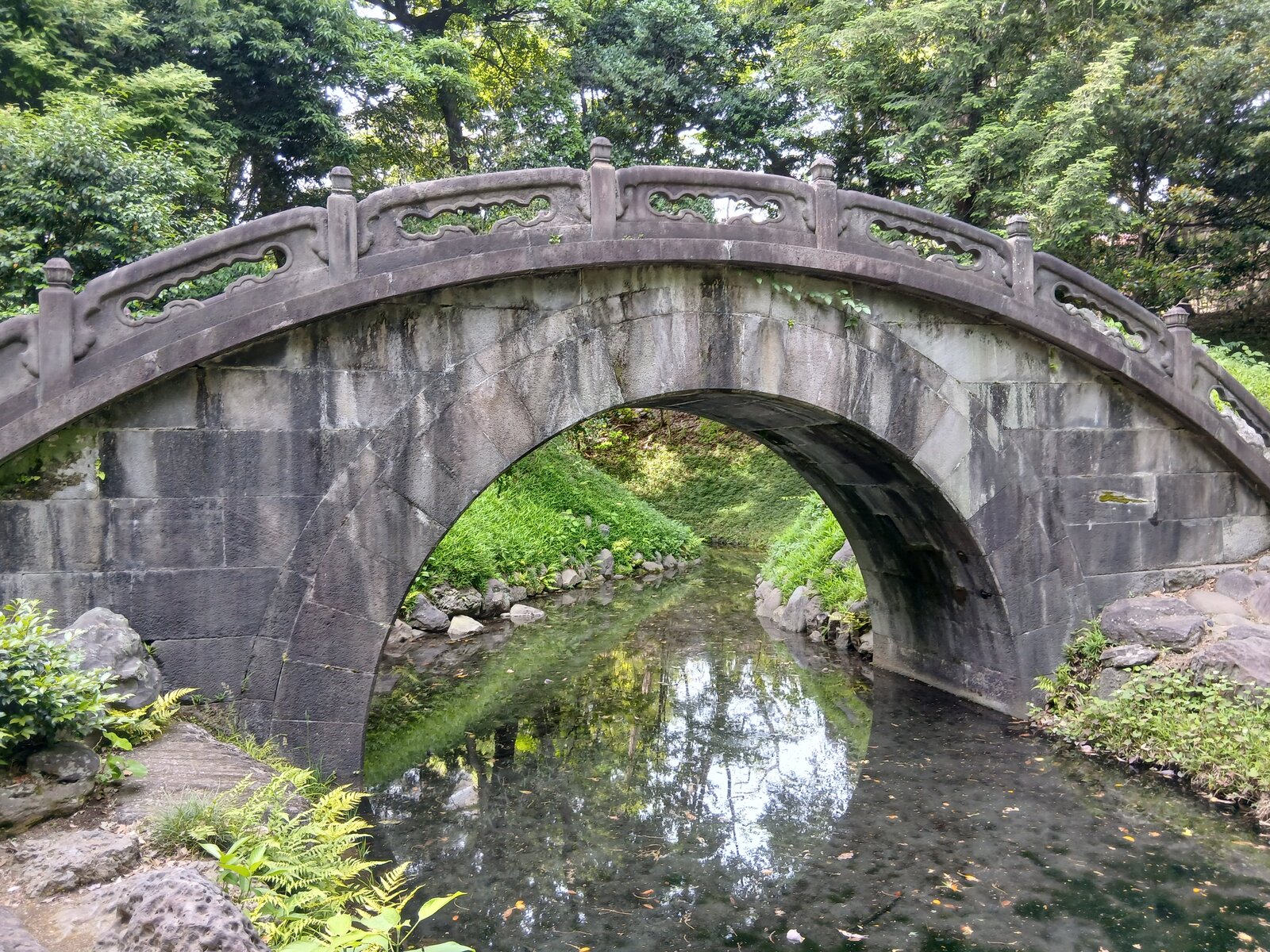 無量山 伝通院の山門