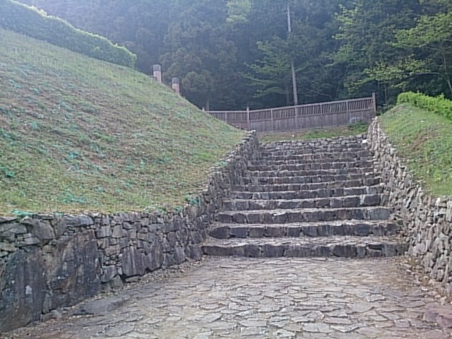 八王子城の御主殿へ登る石段