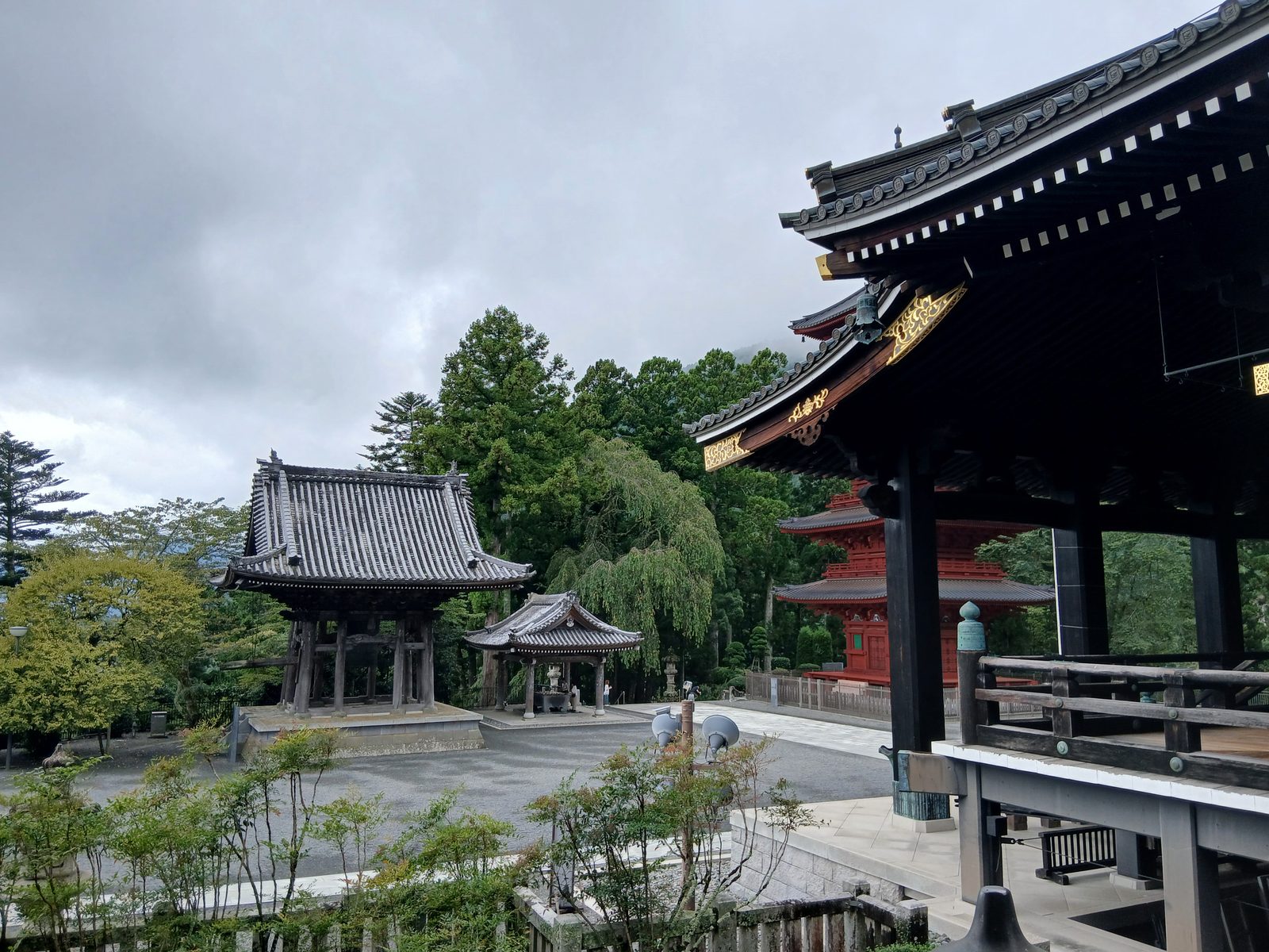 五重塔と境内