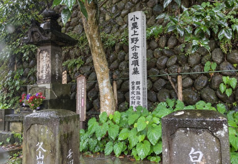 東善寺の小栗上野介忠順墓