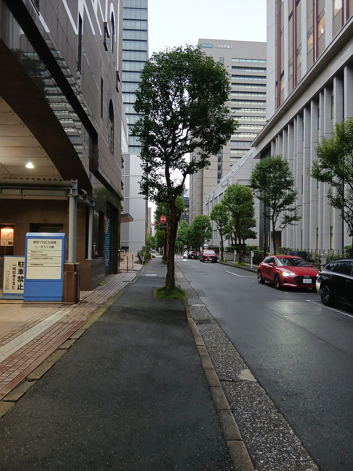 神田駿河台の通り