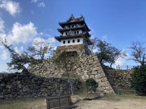 洲本城の天守台と模擬天守